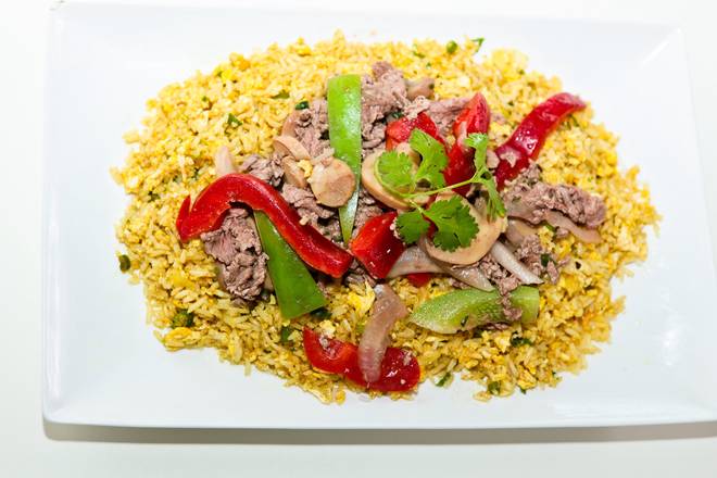 Order Sliced Beef with Mushroom Yellow Fried Rice food online from Pho-Licious store, Arcadia on bringmethat.com