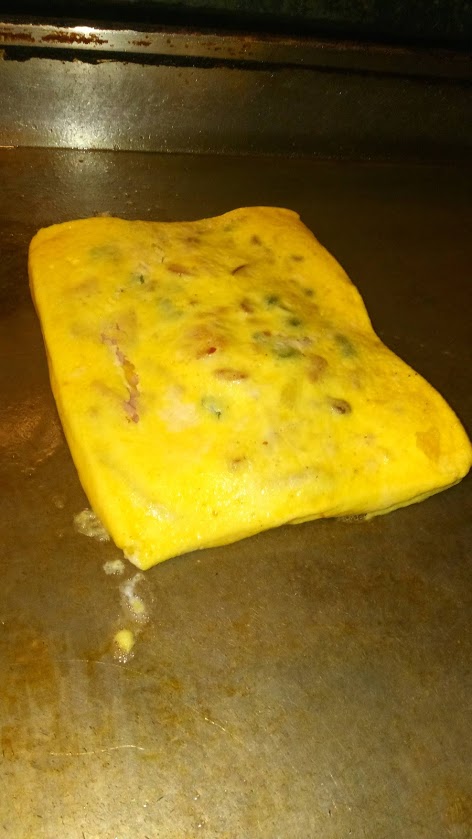 Order Western Omelet food online from Louie Cafe store, Toledo on bringmethat.com