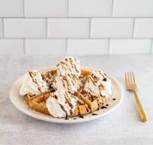 Order Banana Pudding Waffle food online from Mr Wonderfuls store, Tempe on bringmethat.com