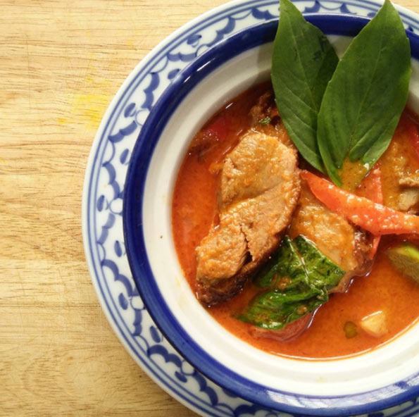 Order Roasted Duck Curry food online from Thai Deelish store, Ashburn on bringmethat.com