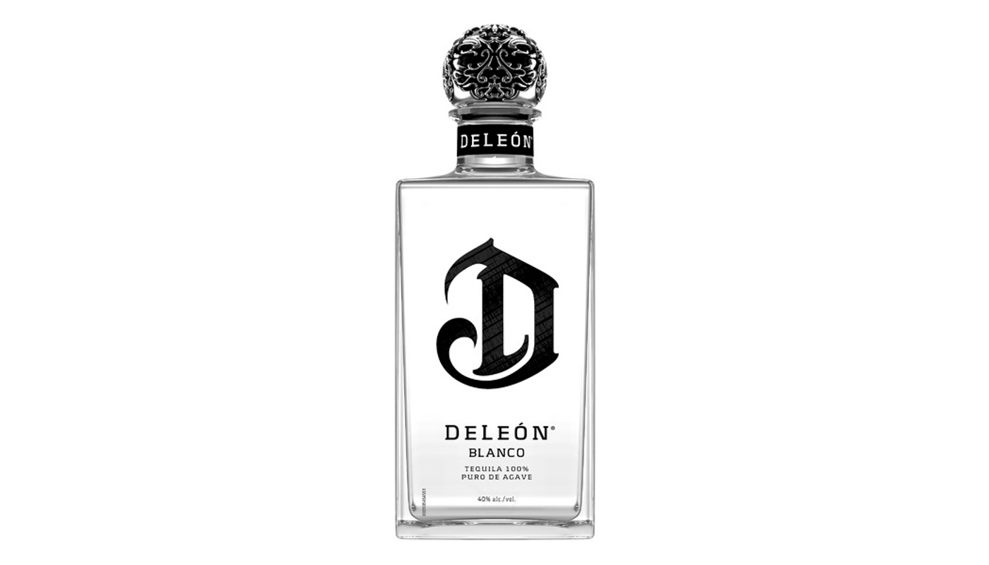 Order DeLeÃ³n Blanco Tequila 750ml Bottle food online from Circus Liquor store, Los Angeles on bringmethat.com