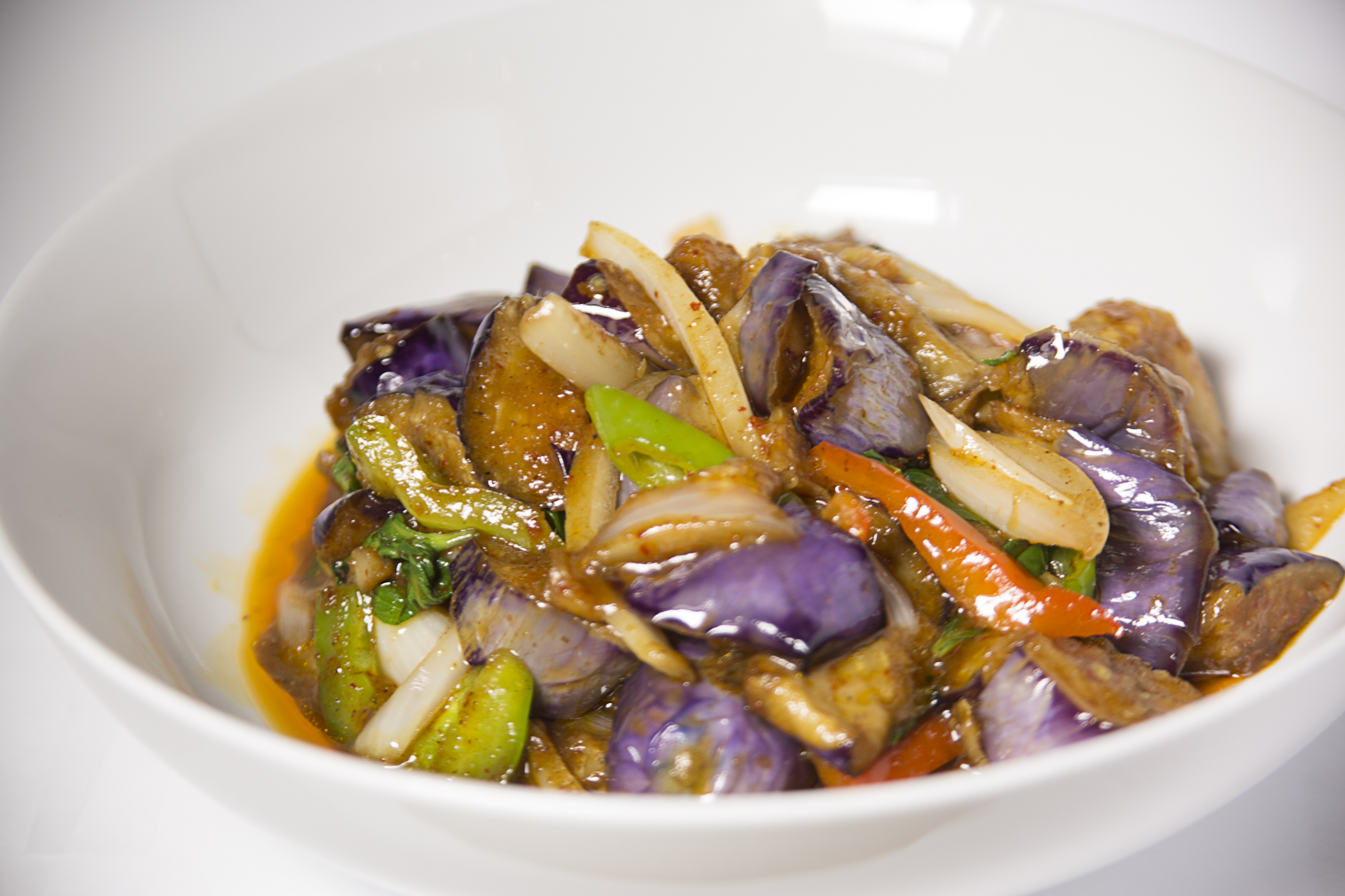 Order Eggplant Basil food online from Sweet basil thai store, Woodside on bringmethat.com