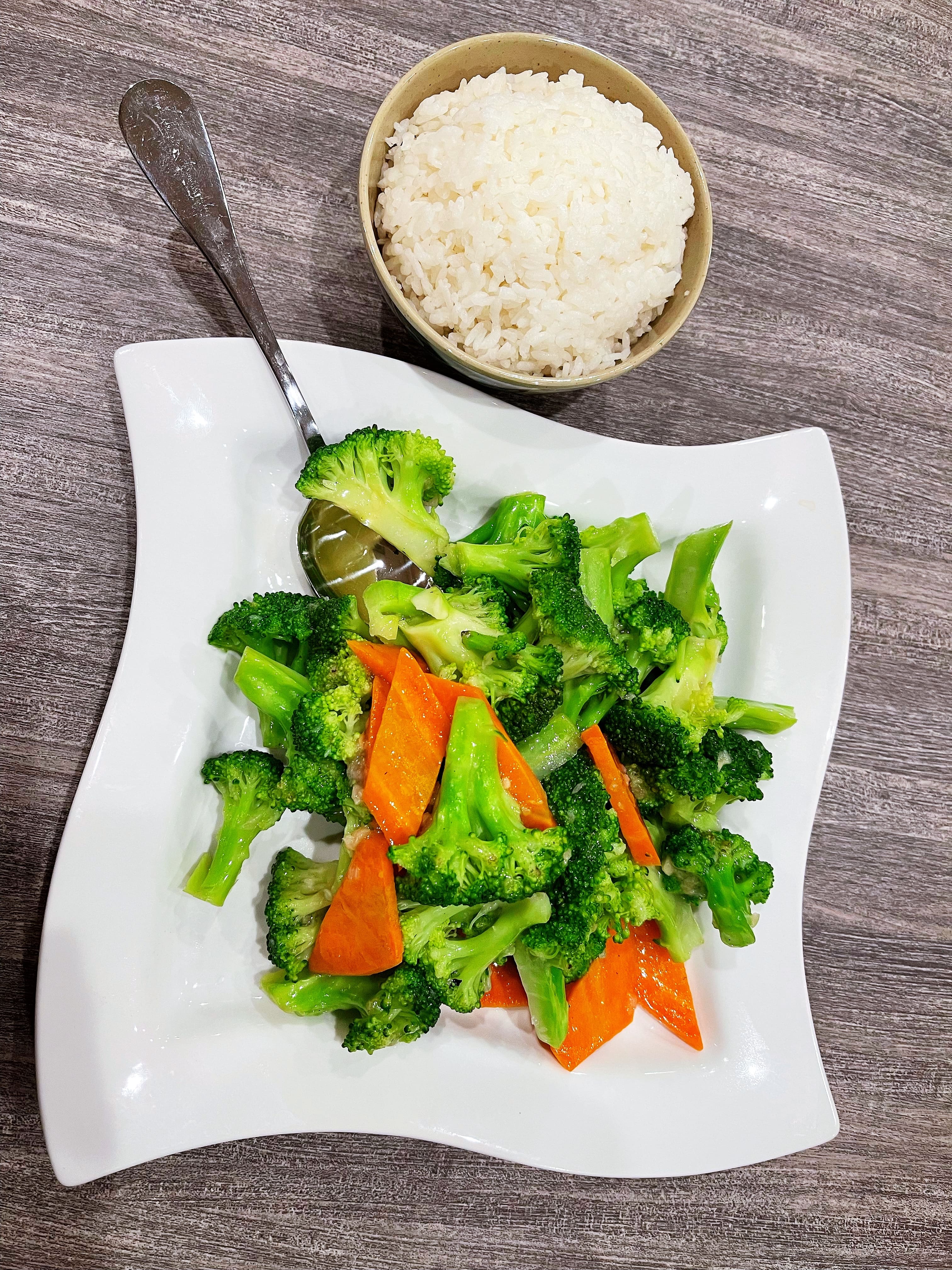 Order G10. Sauteed Broccoli with Garlic food online from Xian Cuisine store, Naperville on bringmethat.com