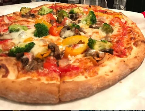 Order White Vegetable Pizza - Pizza food online from Pizza Works store, Old Saybrook on bringmethat.com