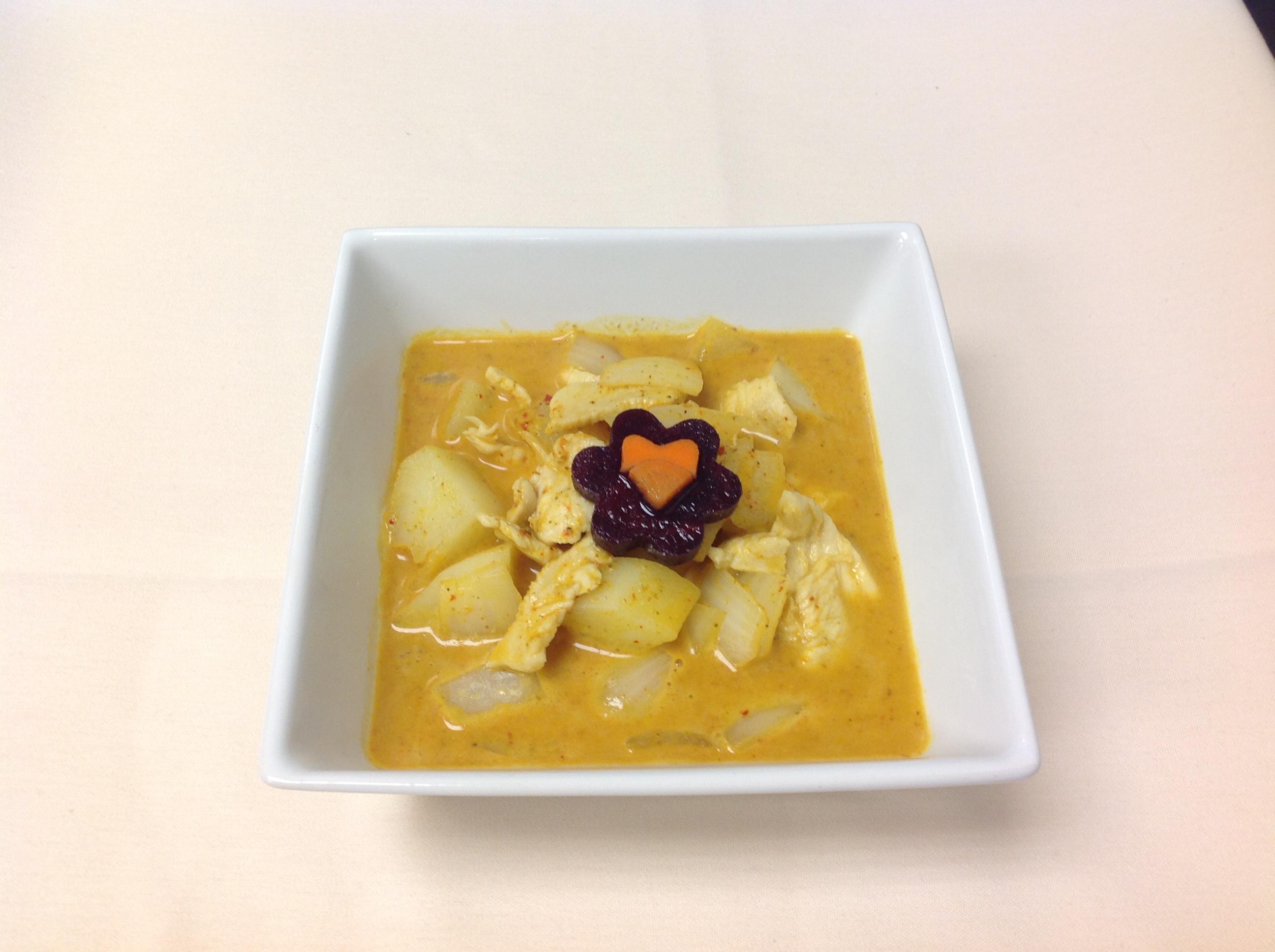 Order 54. Yellow Curry food online from Nine Thai Cuisine store, Chicago on bringmethat.com