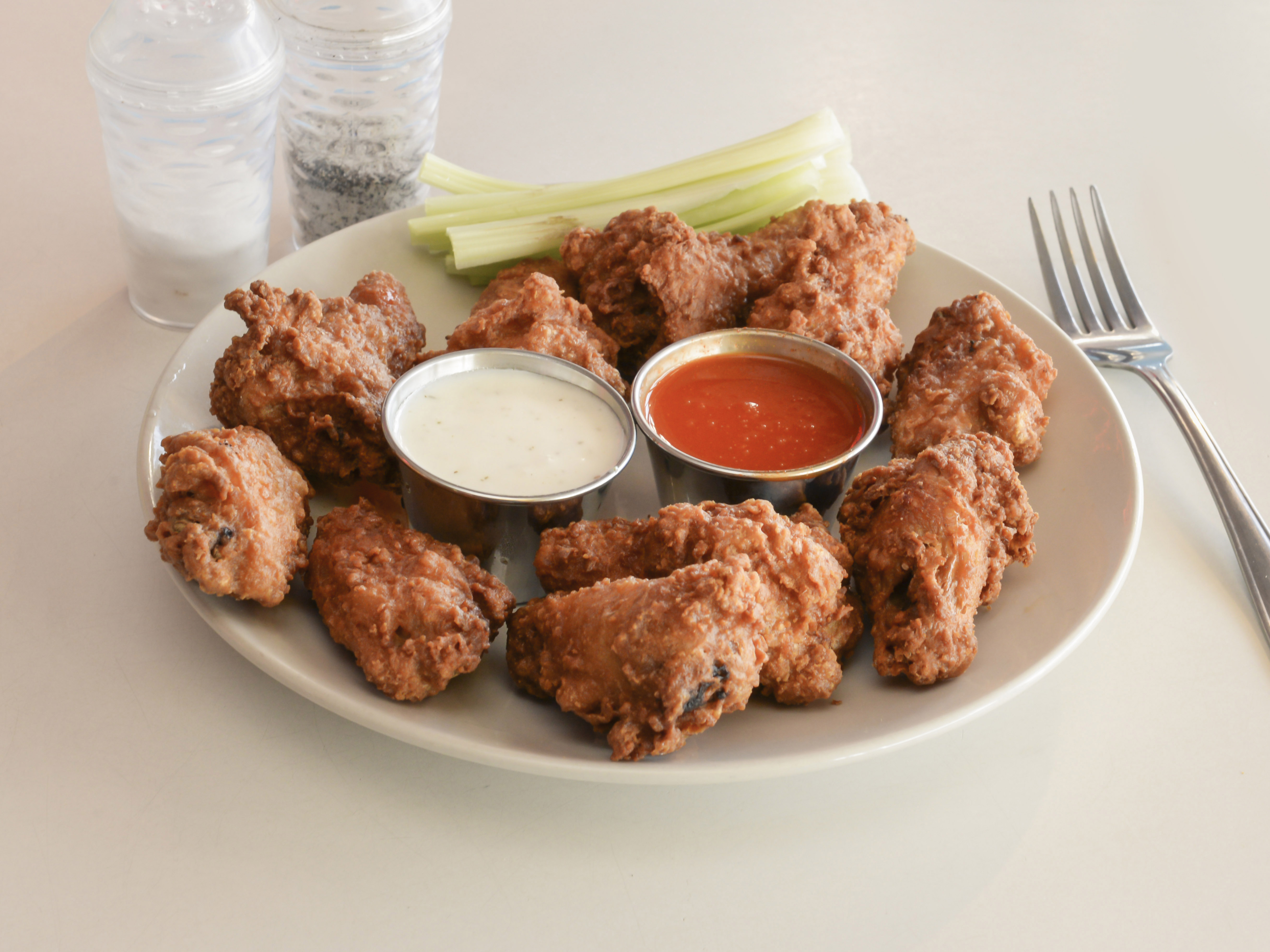 Order Jumbo Wings food online from Blue Moon Pizza store, Cape May on bringmethat.com