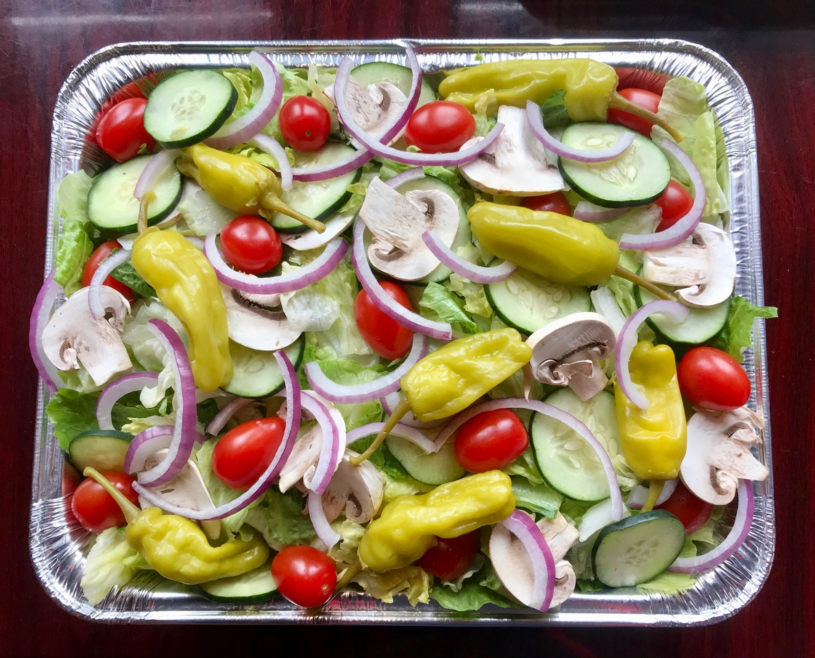 Order Catering Pan of Garden Salad (serves up to 8) food online from Johnny's New York Style Pizza store, Roswell on bringmethat.com