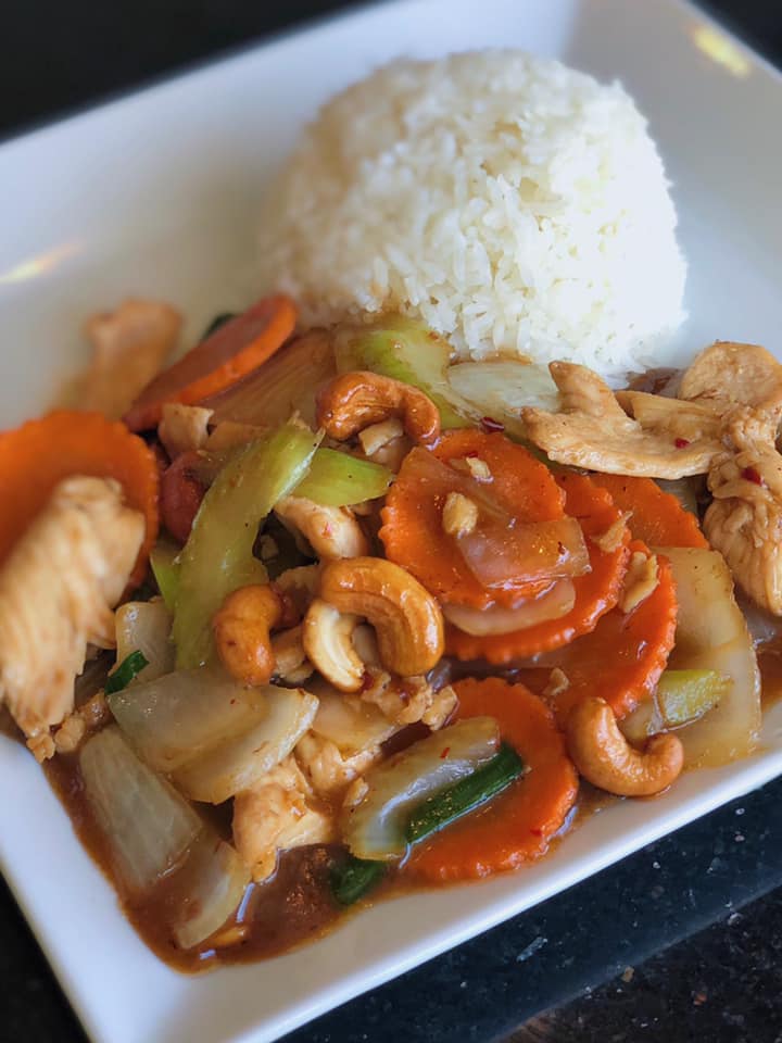 Order Cashew Nuts Chicken food online from Wanya Thai Restaurant store, Canyon Country on bringmethat.com