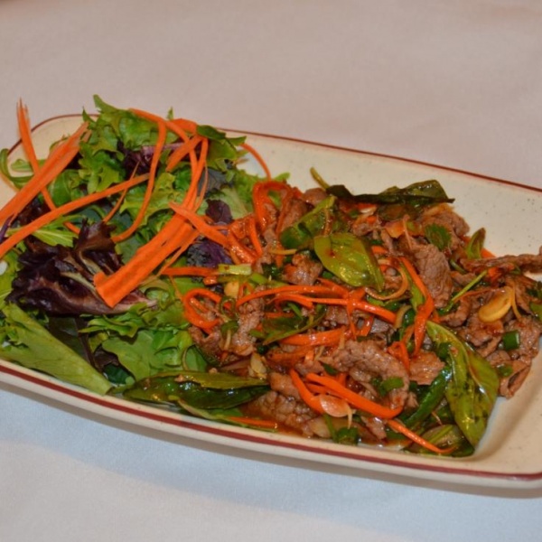 Order Beef Salad food online from Thai Dishes store, Inglewood on bringmethat.com