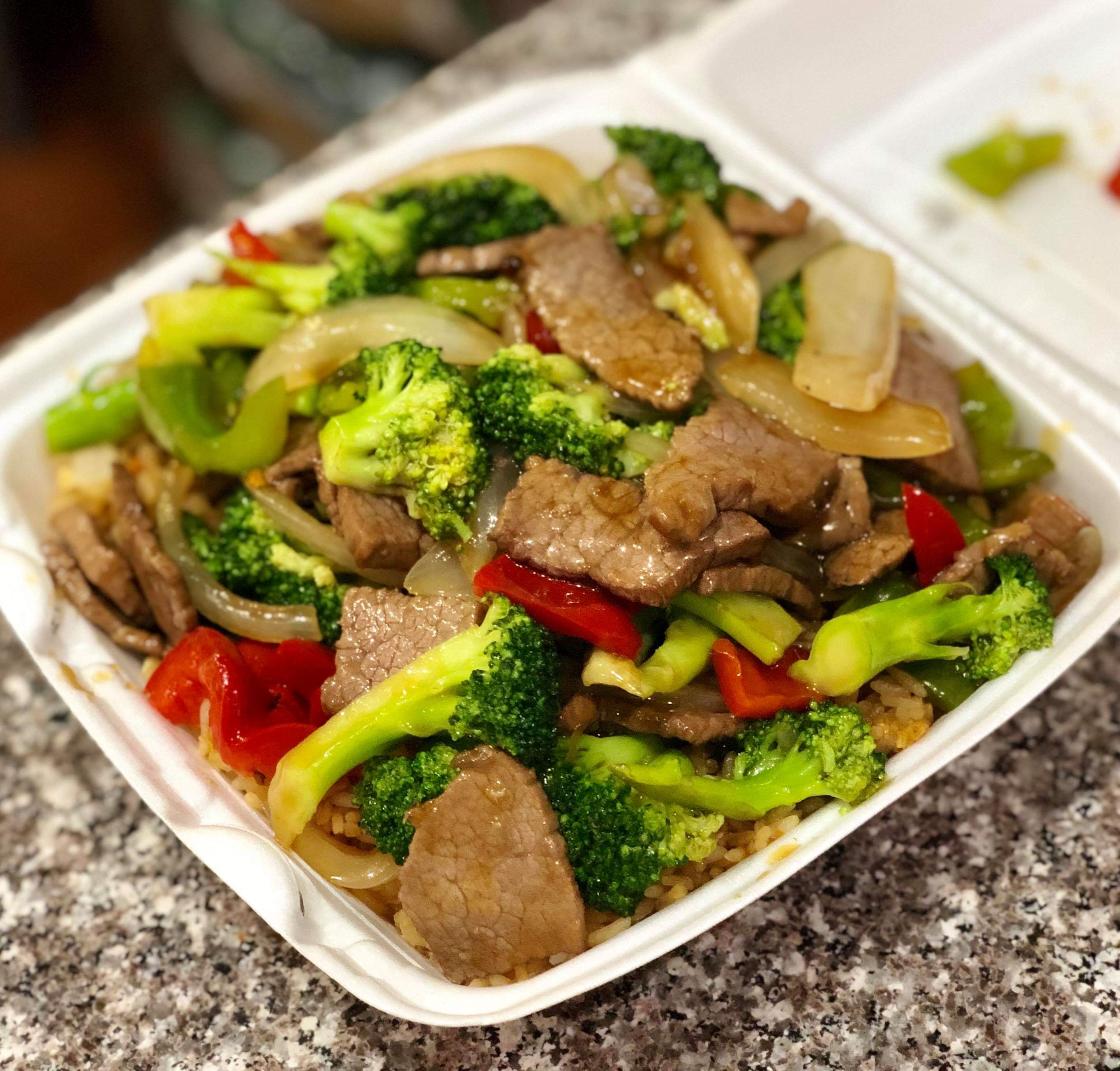 Order 28. Beef with Broccoli Daily Meal food online from Rotasu Hibachi store, Cleveland on bringmethat.com