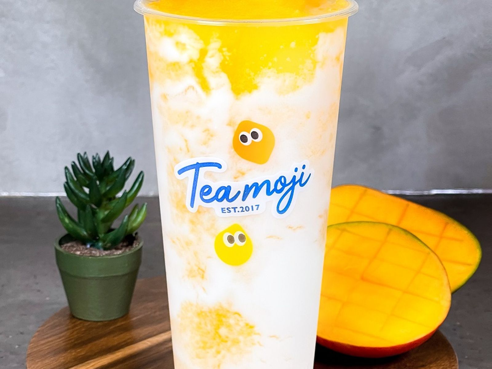 Order D3 Mango Yogurt Slushie D3 芒芒酸奶思慕雪 food online from Teamoji store, Champaign on bringmethat.com