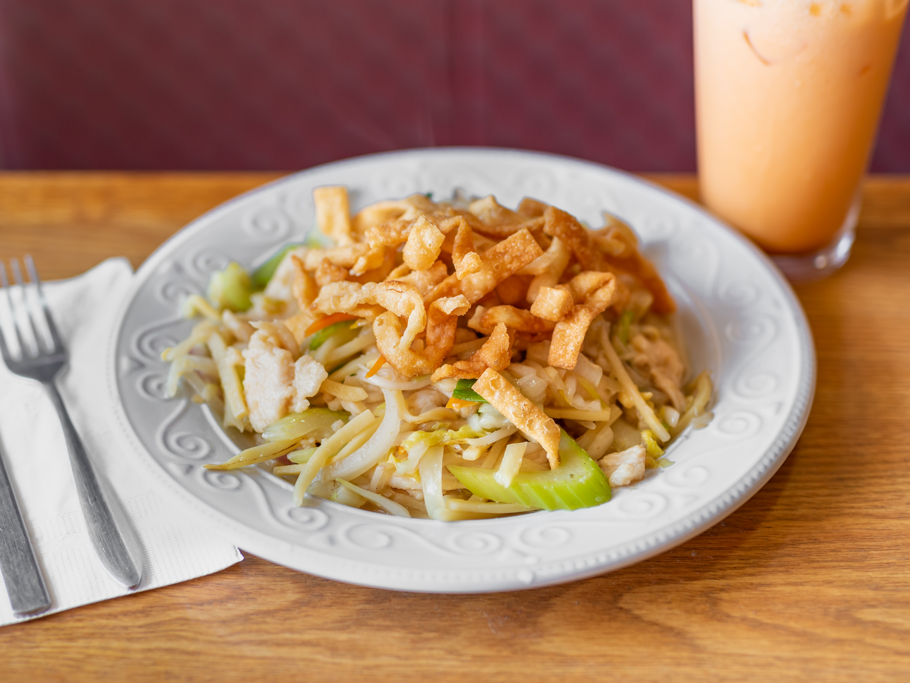 Order Chicken Chow Mein Lunch food online from YP Hello Asian Grill store, Arvada on bringmethat.com