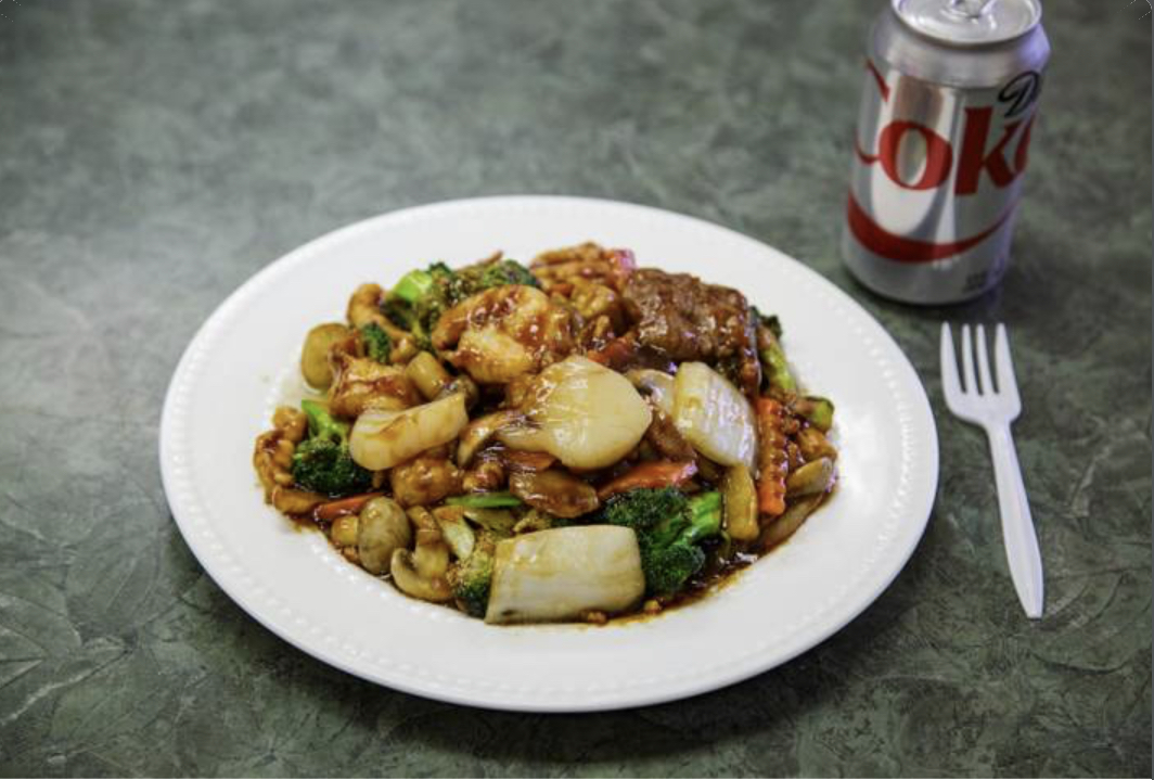 Order S2. Happy Family food online from China Wok store, Madison on bringmethat.com
