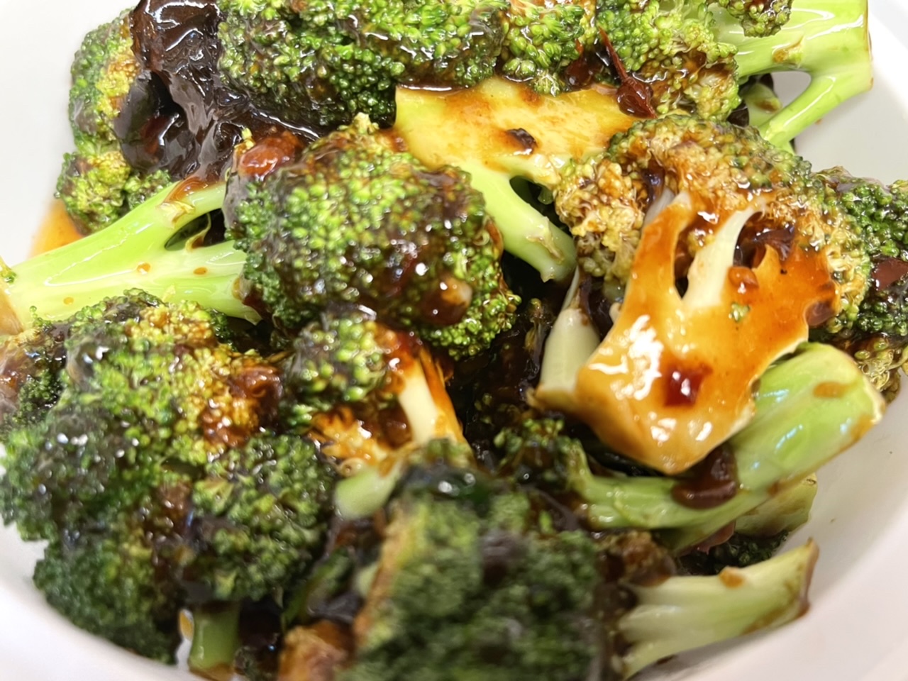 Order 404. Sauteed Broccoli with Spicy Garlic Sauce food online from Land Of Plenty store, New York on bringmethat.com