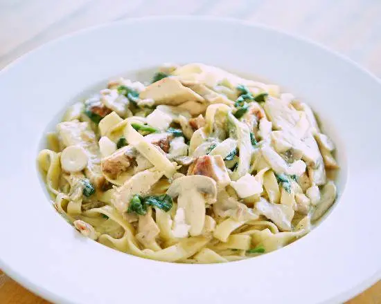 Order Goat Cheese Chicken Pasta food online from Valenti's Pasta store, Dallas on bringmethat.com