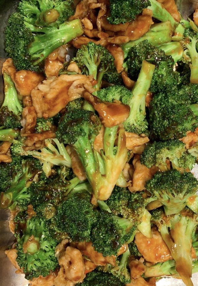 Order C5. Chicken with Broccoli Combination Platter food online from Jins Buffet store, Lincolnton on bringmethat.com