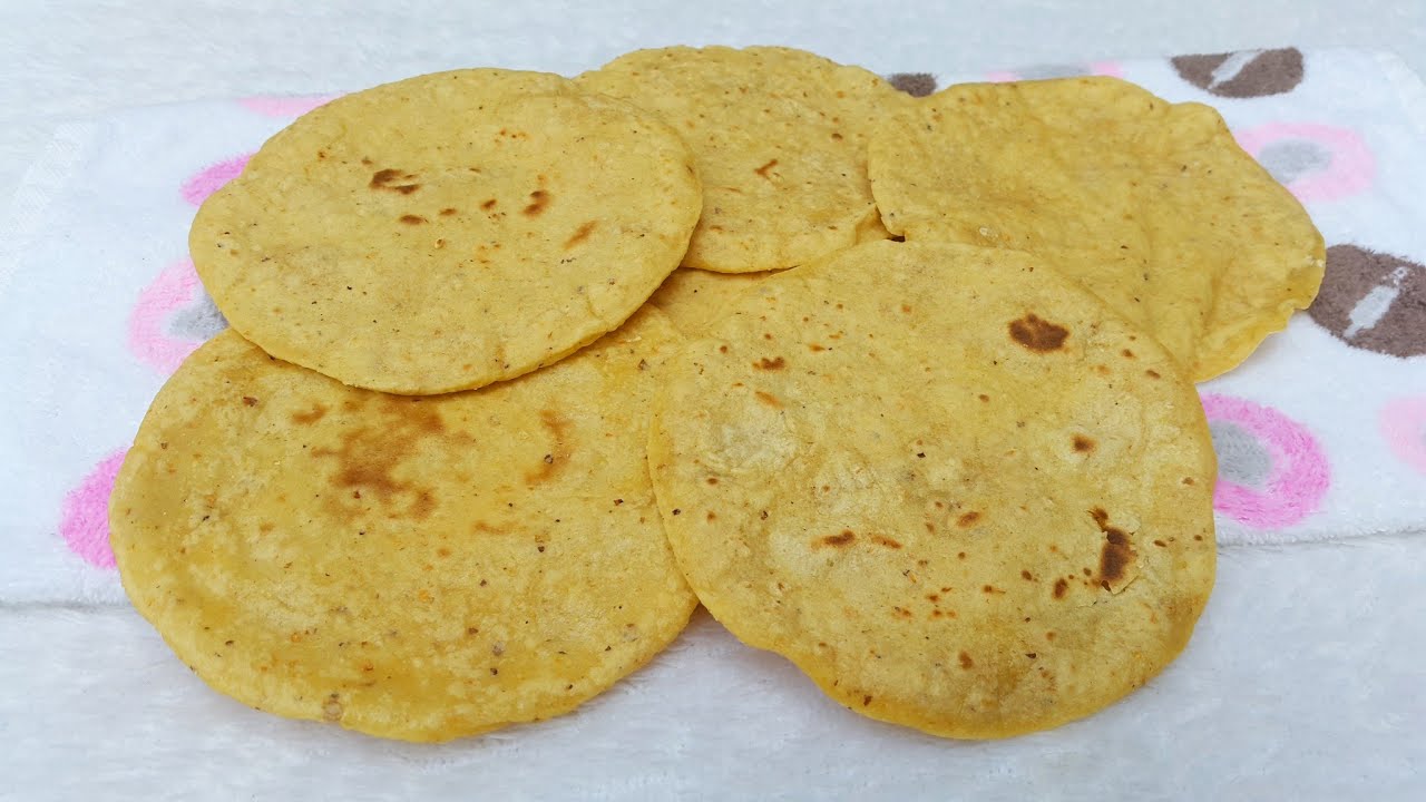 Order ONE DOZEN HANDMADE CORN TORTILLAS (SUNDAYS ONLY) (NOT AVAILABLE AFTER NOON) food online from La Mejor store, Farmersville on bringmethat.com