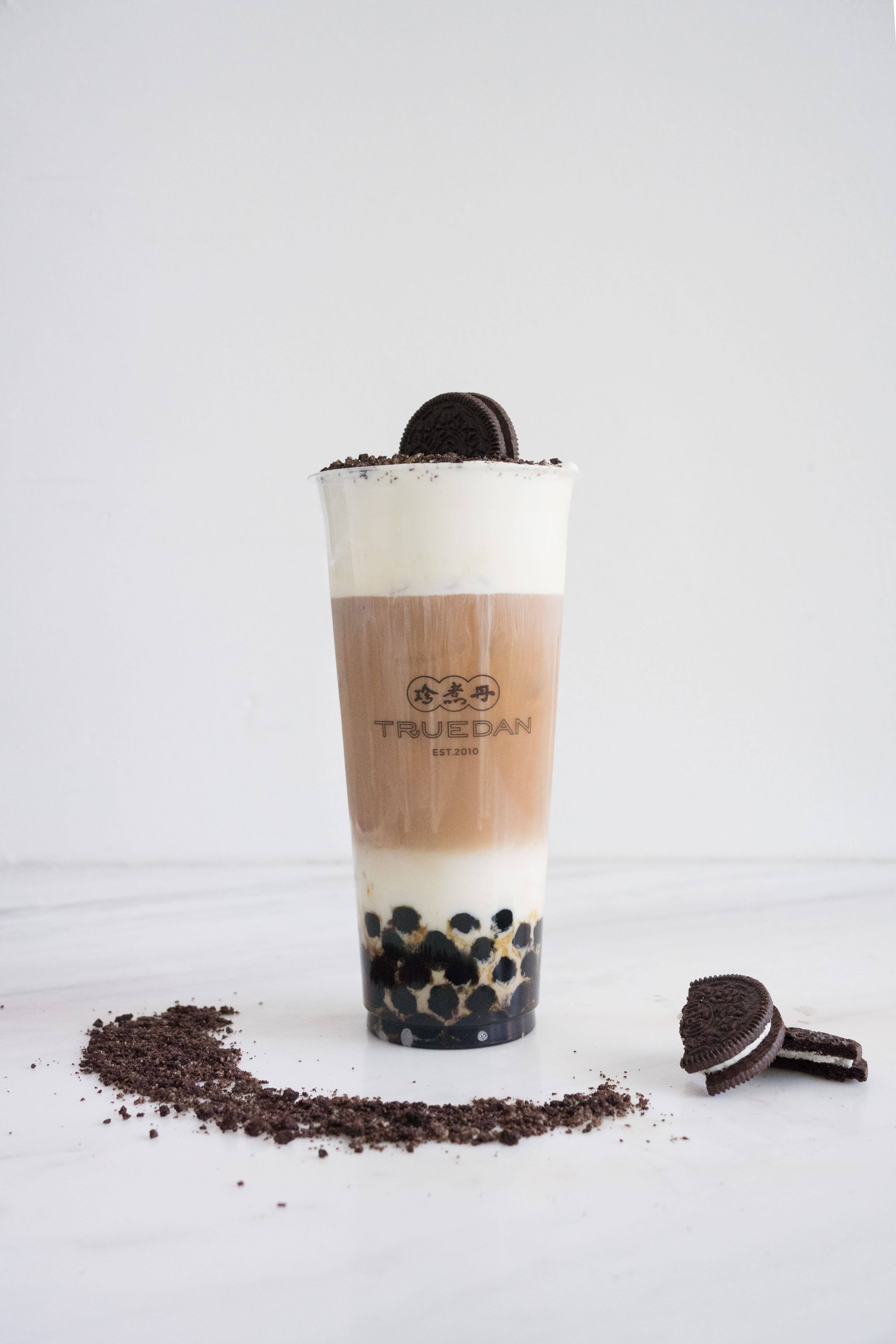 Order M3. BLACK TEA LATTE WITH BROWN SUGAR BOBA & CREMA & OREO food online from Truedan Westlake store, Daly City on bringmethat.com