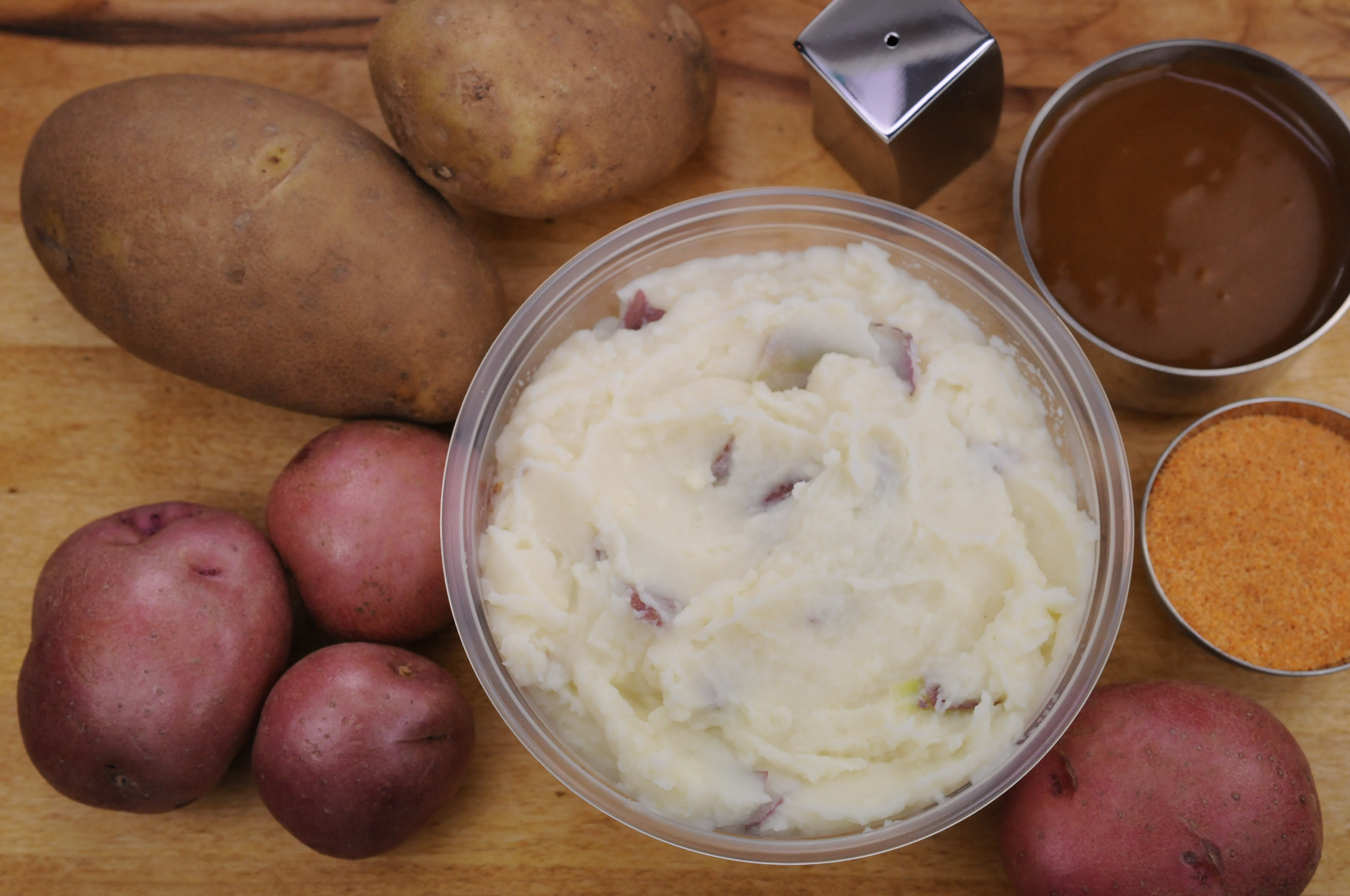 Order Mashed Potatoes with Gravy food online from Cluck-U Chicken store, Eatontown on bringmethat.com