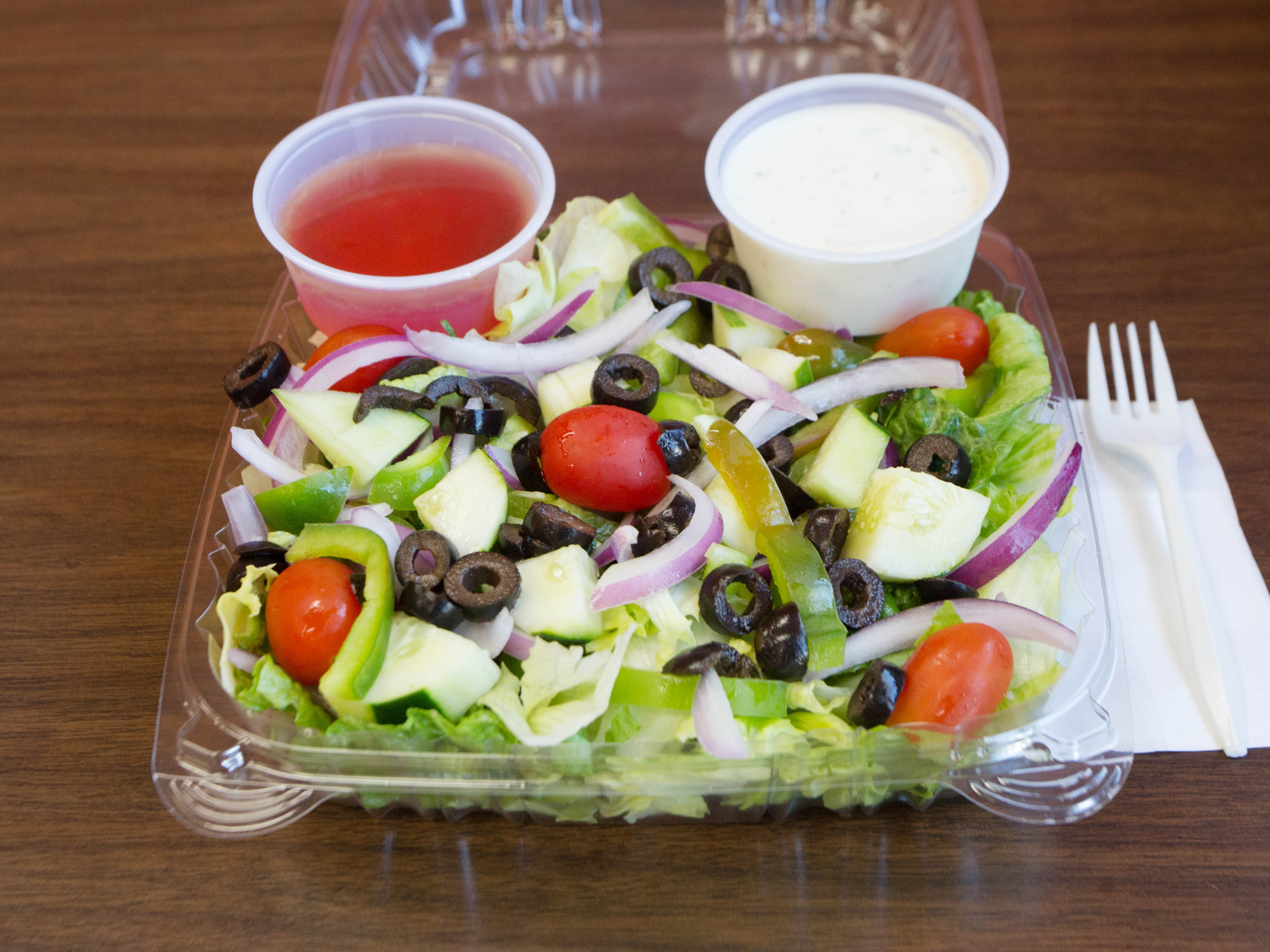 Order Garden Salad food online from Royal Pizza House store, New Britain on bringmethat.com