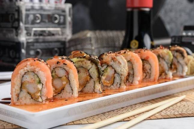 Order British Invasion Roll  food online from Rock N Roll Sushi store, Baton Rouge on bringmethat.com