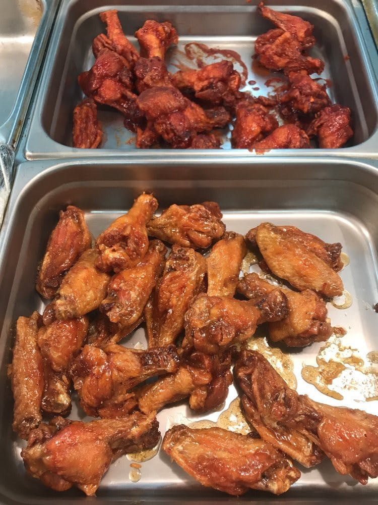 Order Wings - 10 Pieces food online from Maloney's Pazzeria store, Syracuse on bringmethat.com