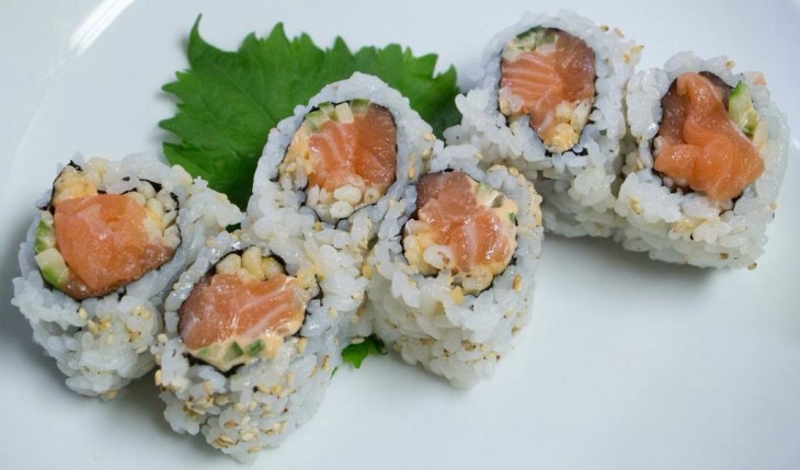 Order Salmon Cucumber Roll food online from Abi sushi store, Astoria on bringmethat.com