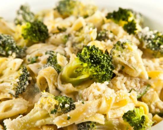 Order Chicken Broccoli Pasta food online from East Pie Pizza store, Nashville on bringmethat.com