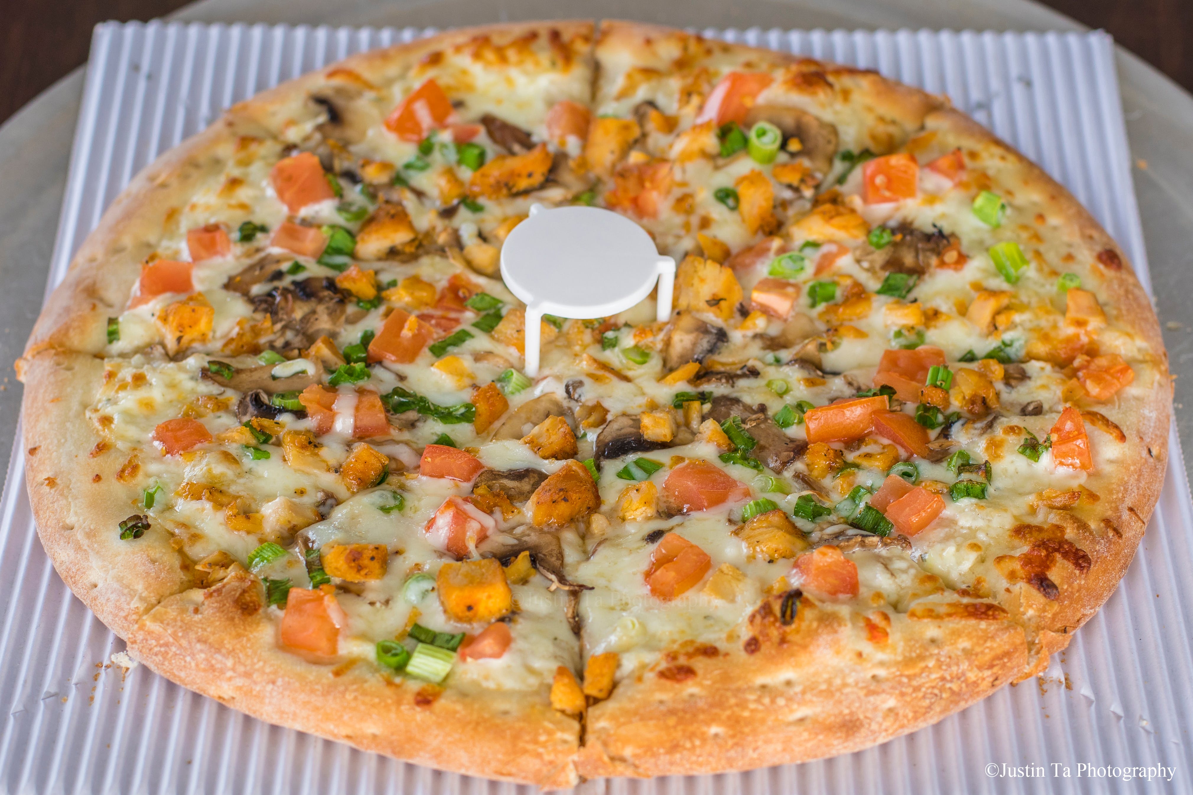 Order 5.Chicken Supreme Pizza - Small 10'' food online from Red Pepper Pizza store, San Leandro on bringmethat.com