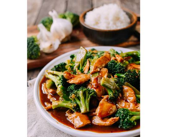 Order Chicken with Broccoli food online from Ichiban Golden Dragon store, South Bend on bringmethat.com