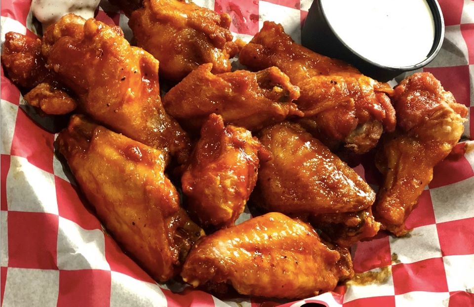 Order 6 Wings food online from Top Dawg Tavern store, Columbia on bringmethat.com