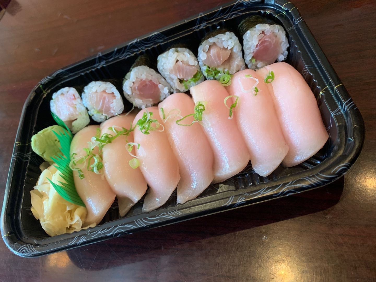 Order 108. Yellowtail Lover food online from Yummy sushi store, New York on bringmethat.com