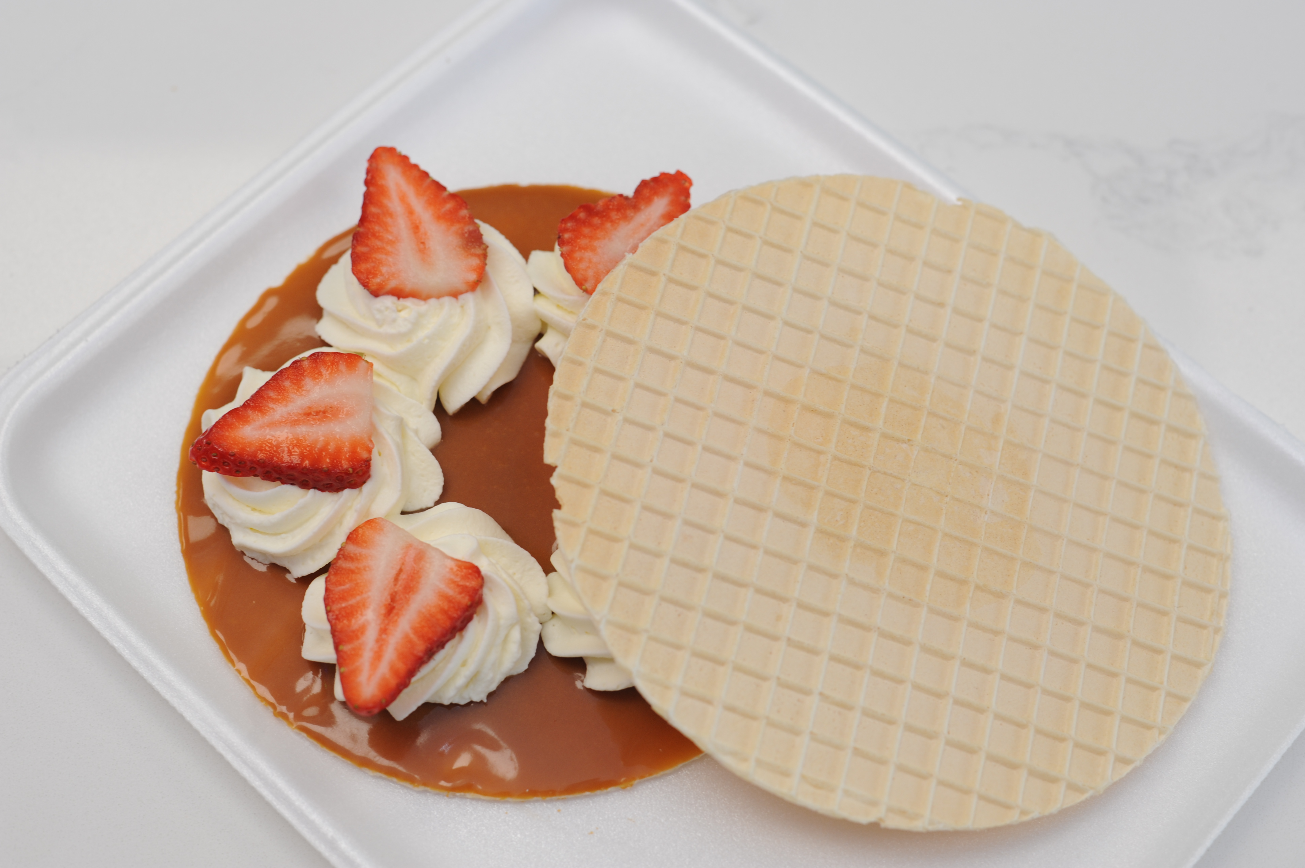 Order Oblea Romantica food online from Crepes And Fresas store, Duluth on bringmethat.com