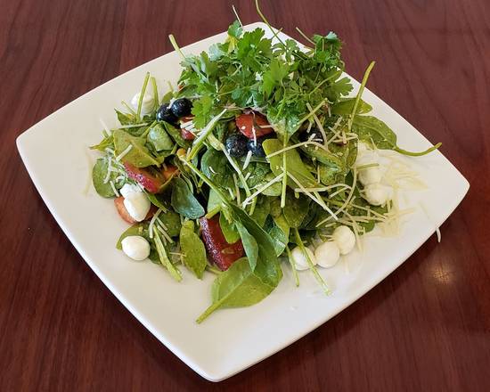 Order Spinach & Fruit Salad food online from Sleek Creperie Cafe store, Cypress on bringmethat.com