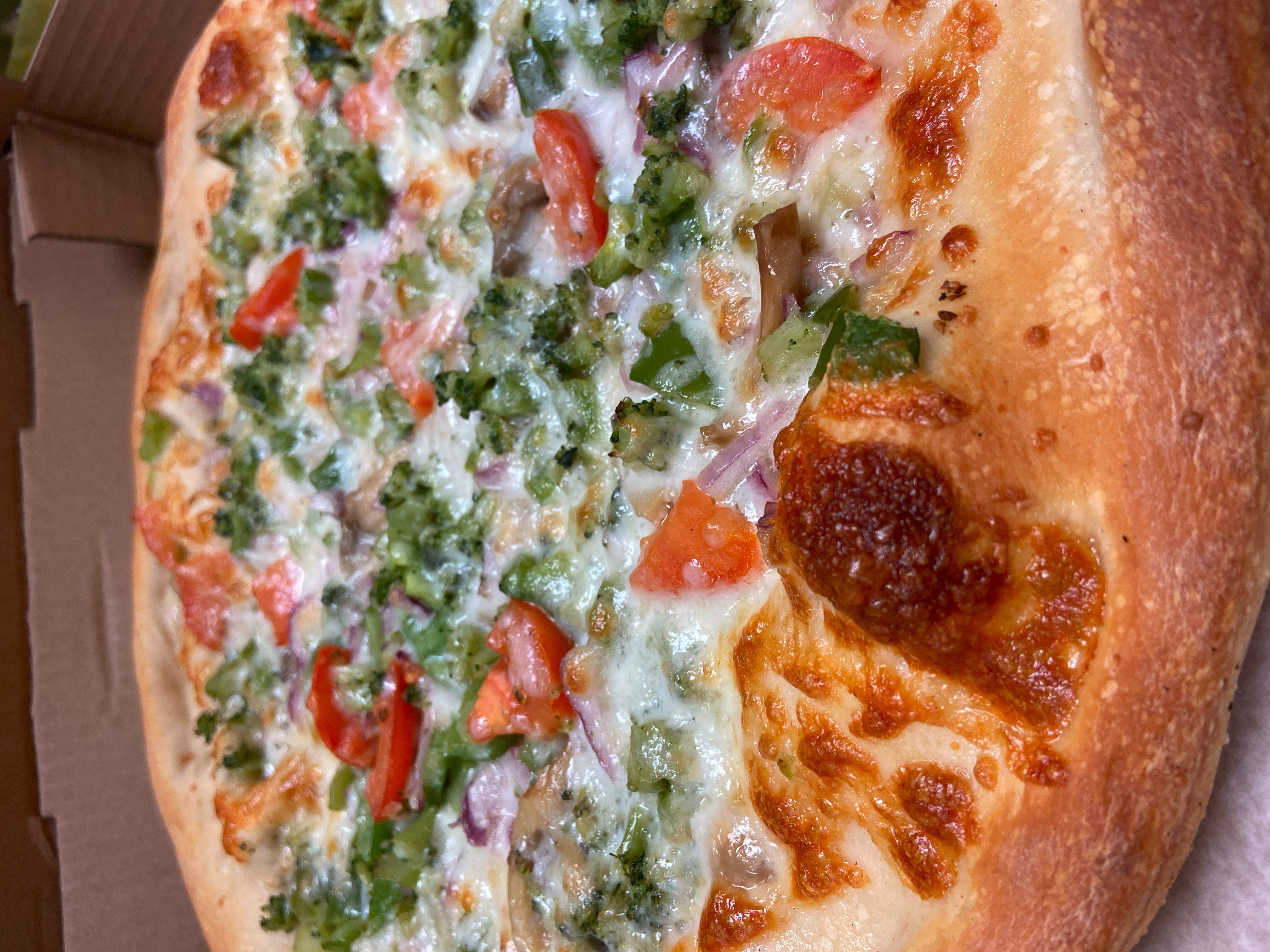 Order Vegetarian White Pizza food online from Wacky Zaki's store, Philadelphia on bringmethat.com