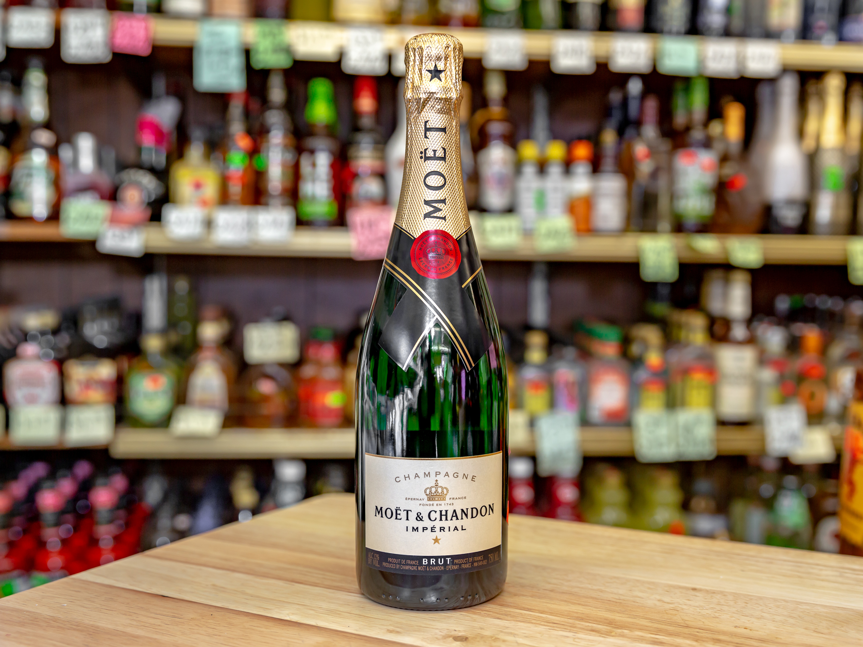 Order Moet & Chandon 2009 GRAND VINTAGE food online from Drizly Eddies Liquor store, Long Beach on bringmethat.com