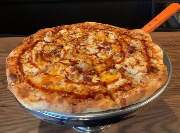 Order  BBQ Chicken Pizza food online from Anchor Bar and Restaurant store, Round Rock on bringmethat.com