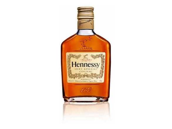 Order Hennessy V.S Cognac - 100ml Bottle food online from Josh Wines & Liquors Inc store, New York on bringmethat.com