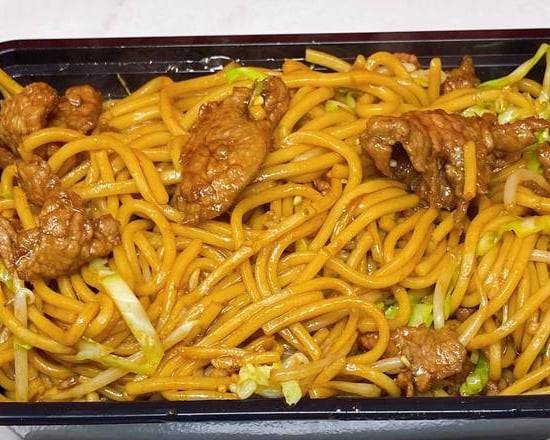 Order Beef Chow Mein food online from Little Chef Chinese Takeout @Aztec Food Hub store, San Diego on bringmethat.com