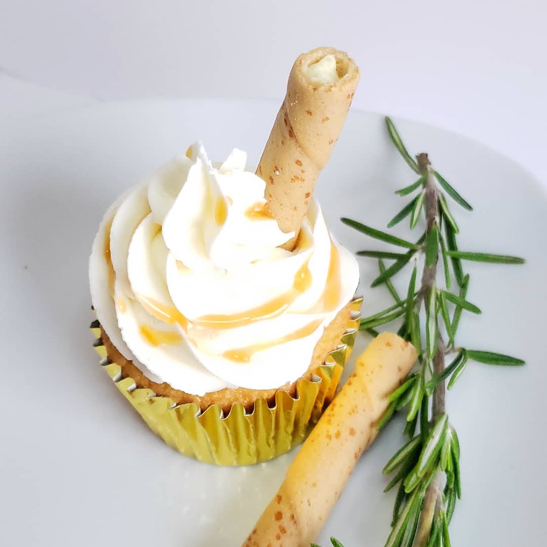 Order Classic Vanilla Cupcake food online from Rolly Cakery store, Austell on bringmethat.com