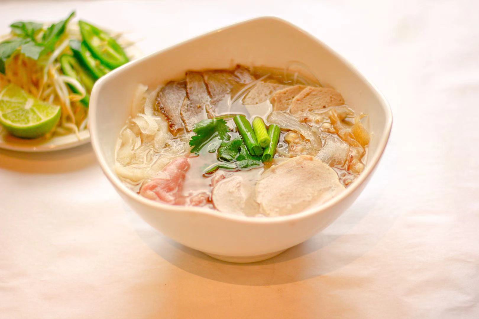 Order V2. Mixed Beef Pho 综合牛 food online from Noodle & I store, West Lafayette on bringmethat.com