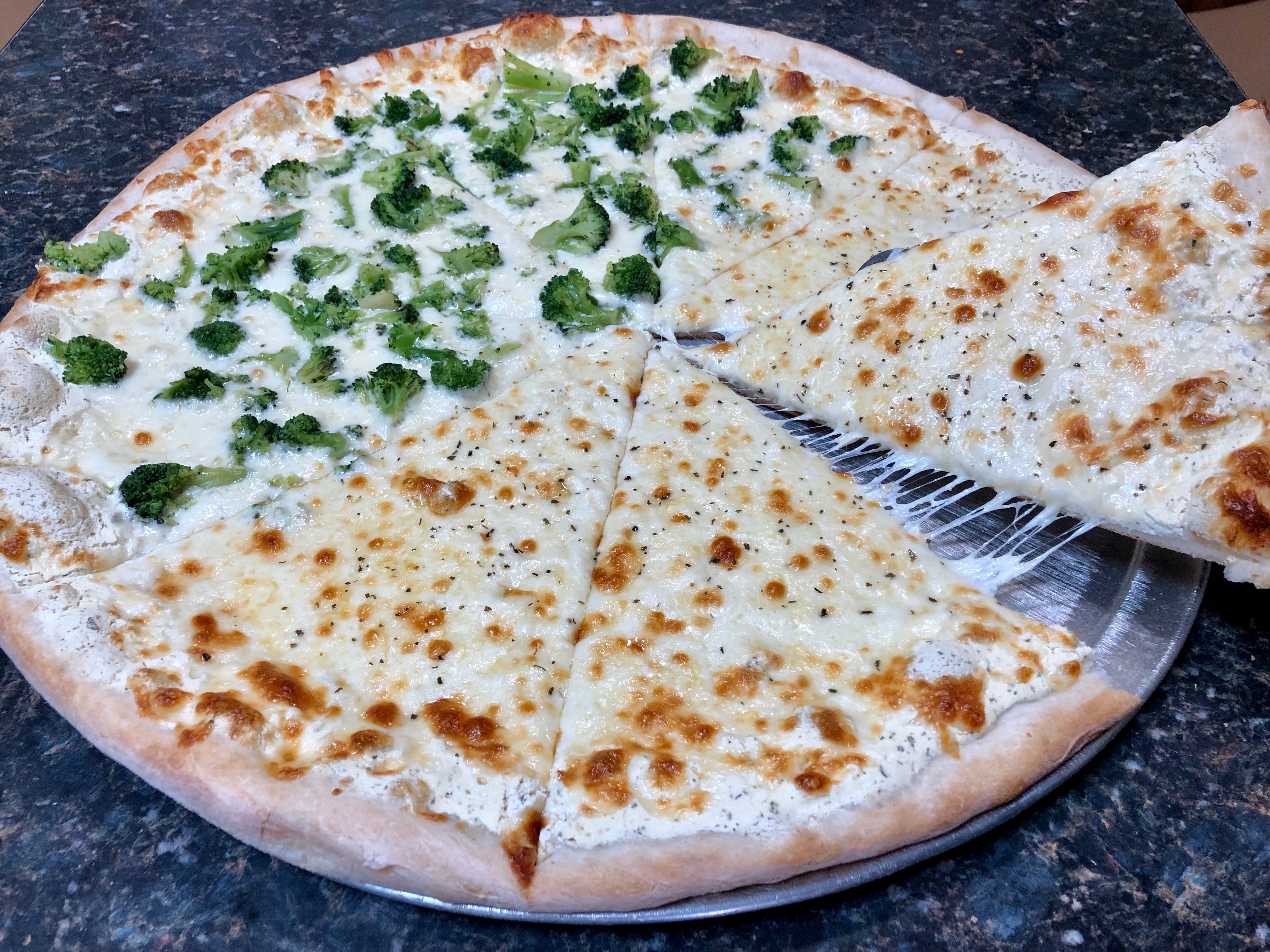 Order White Pizza food online from Kasa Pizza store, Cresco on bringmethat.com