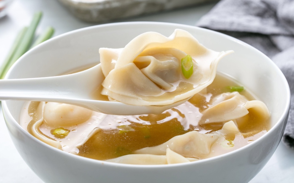 Order Wonton Soup food online from Yummy Asian Bistro store, Fox River Grove on bringmethat.com