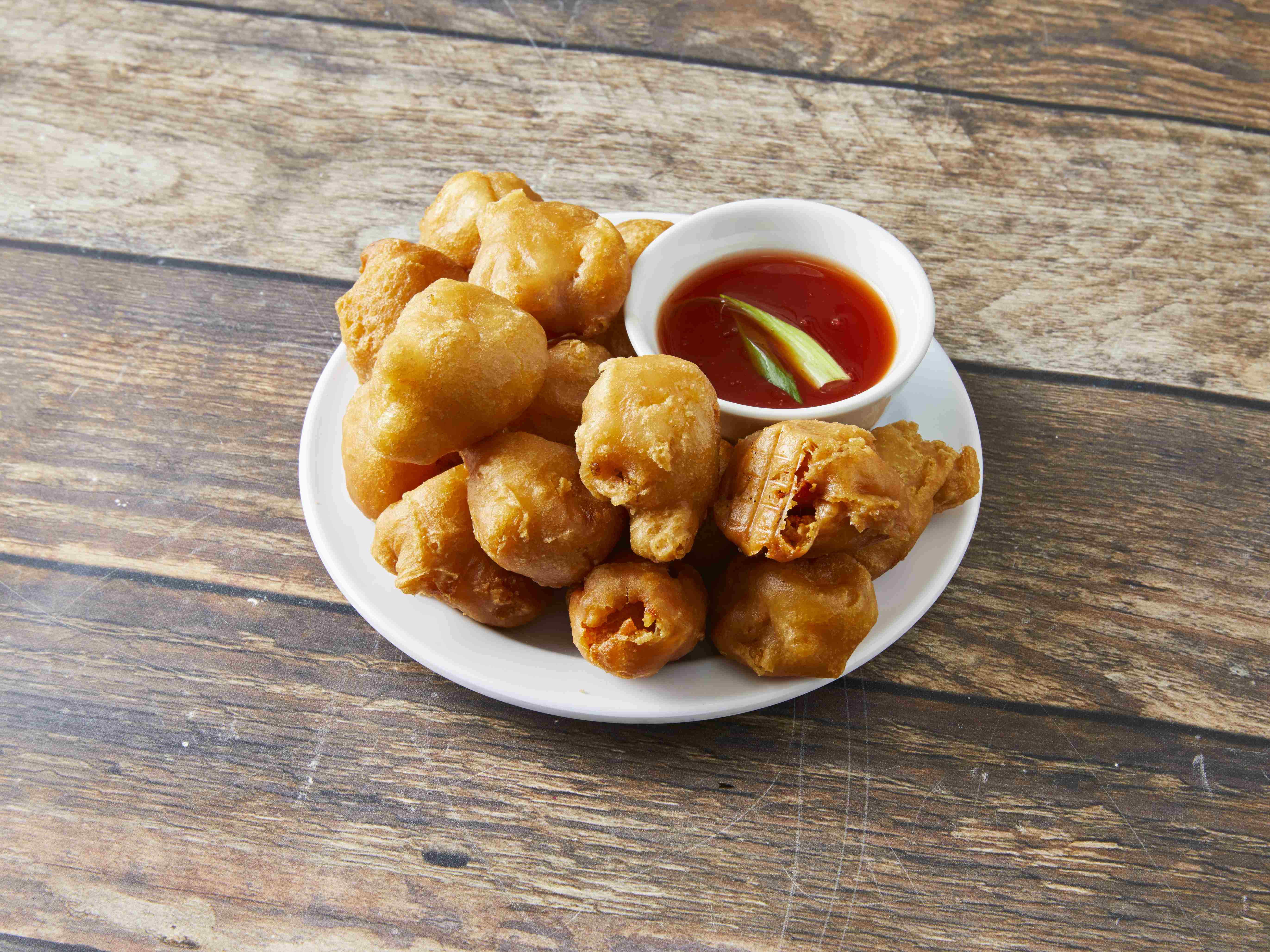 Order 900. Sweet and Sour Chicken food online from Mr Ging Chop Suey store, Chicago on bringmethat.com