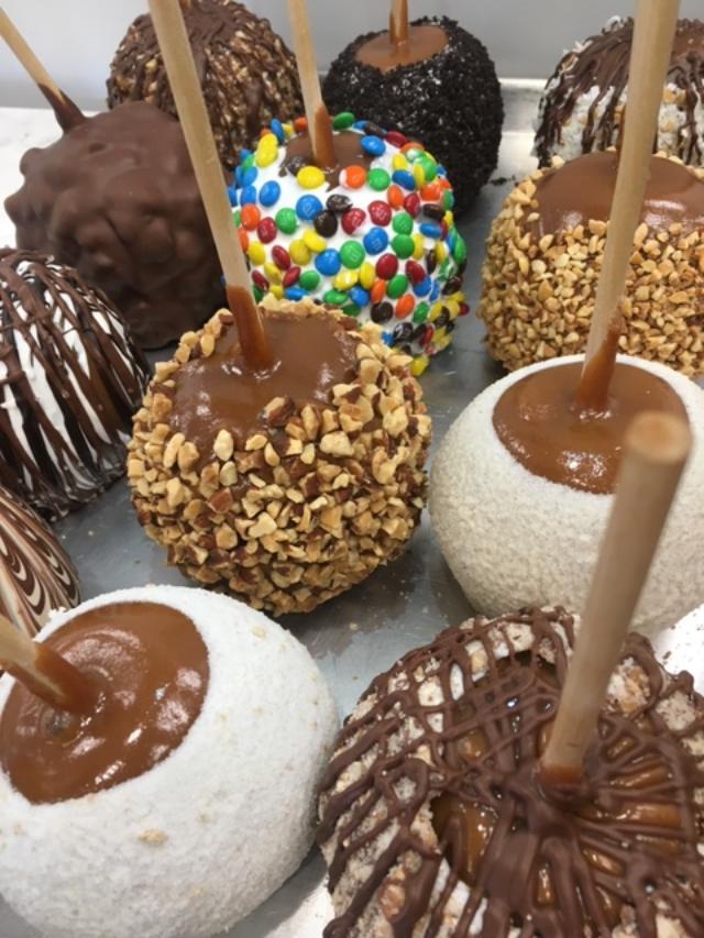 Order Caramel Apple 4 pack with Gourmet Corn Pop food online from Chocolate Wishes And Treats store, Clovis on bringmethat.com