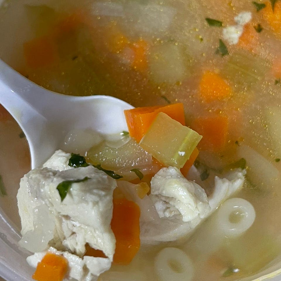Order Chicken Noodle Soup - 16 oz. food online from Davila's Pizza & Restaurant store, Hackettstown on bringmethat.com