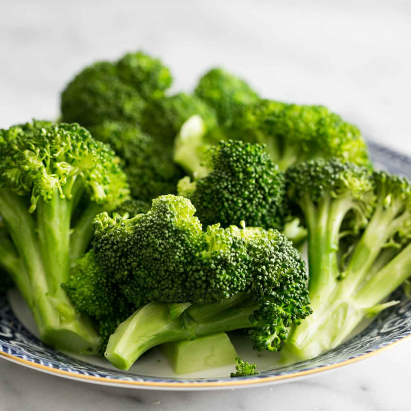 Order Broccoli food online from Giovanni's store, Blauvelt on bringmethat.com