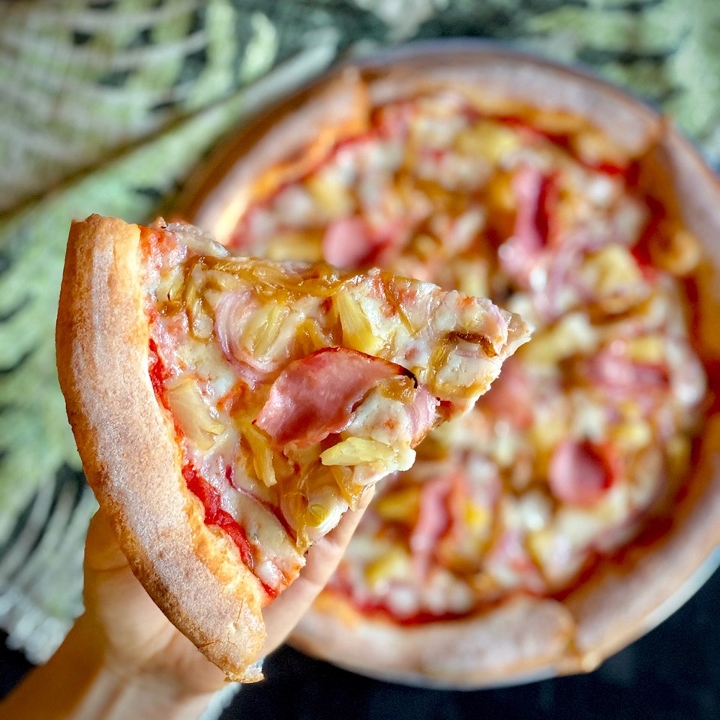 Order Hawaiian food online from 10 Pizza store, Falls Church on bringmethat.com