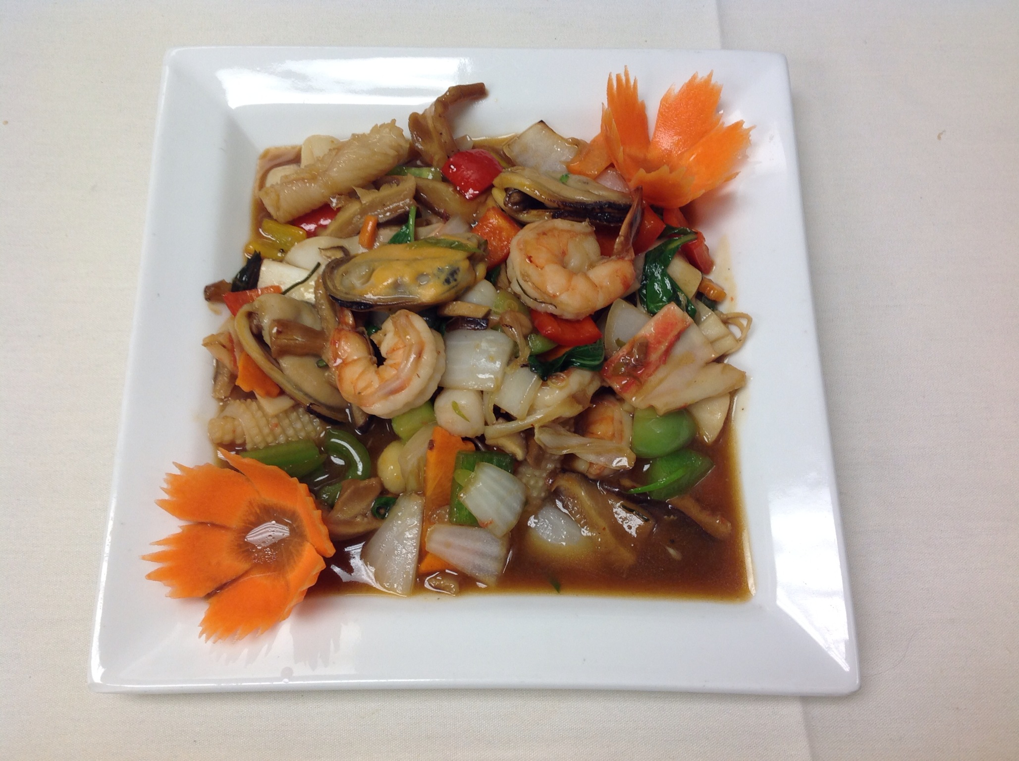 Order 40. Seafood with Lemongrass food online from Nine classic thai cuisine store, Chicago on bringmethat.com