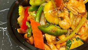 Order Spicy Cashew Nut  food online from Asian thai 2 go store, Dallas on bringmethat.com